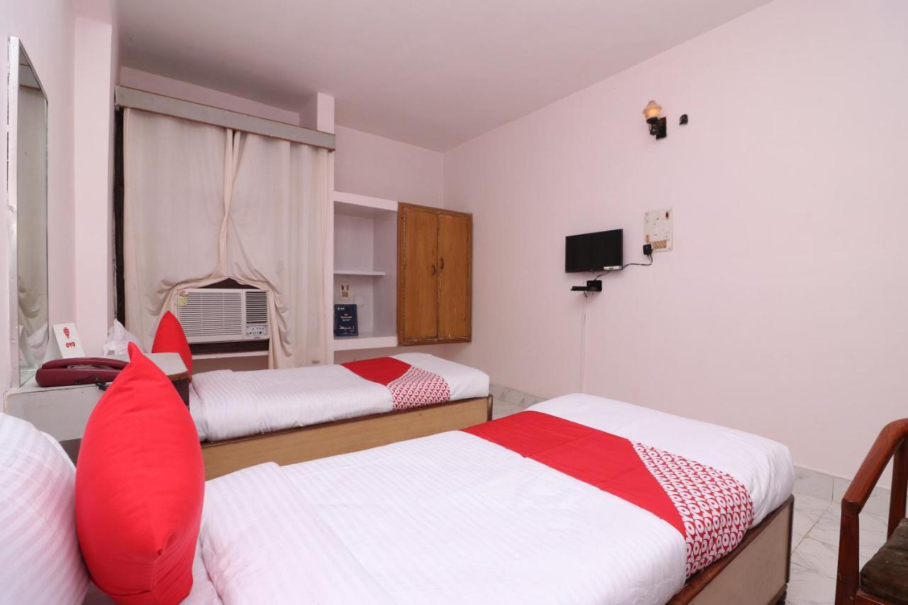 Oyo 16112 Hotel Uruvela International Bodh Gaya Exteriör bild