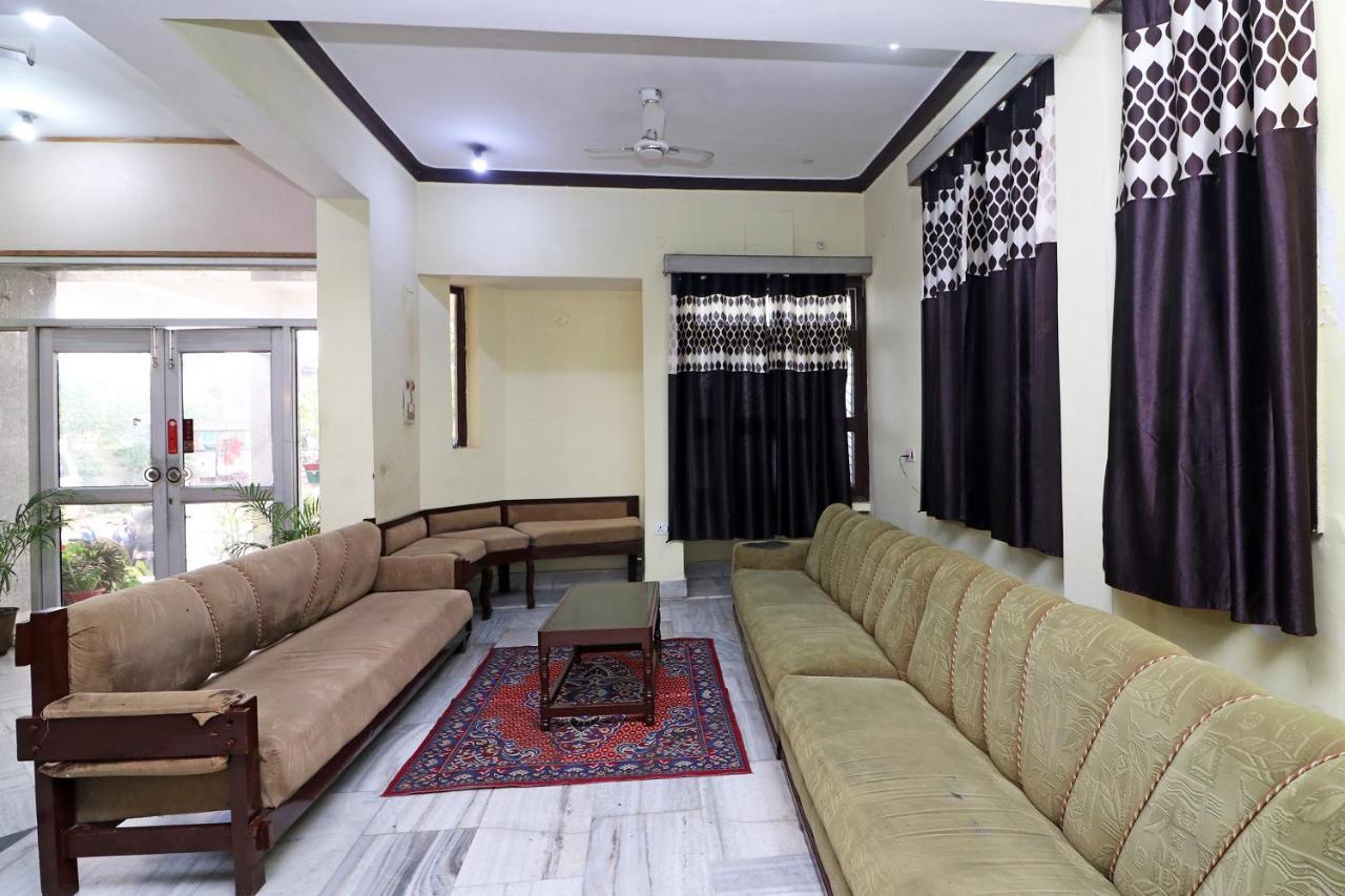 Oyo 16112 Hotel Uruvela International Bodh Gaya Exteriör bild